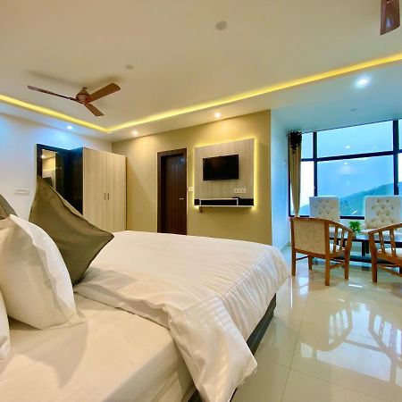 Hotel Kavita Palace Lansdowne Bagian luar foto