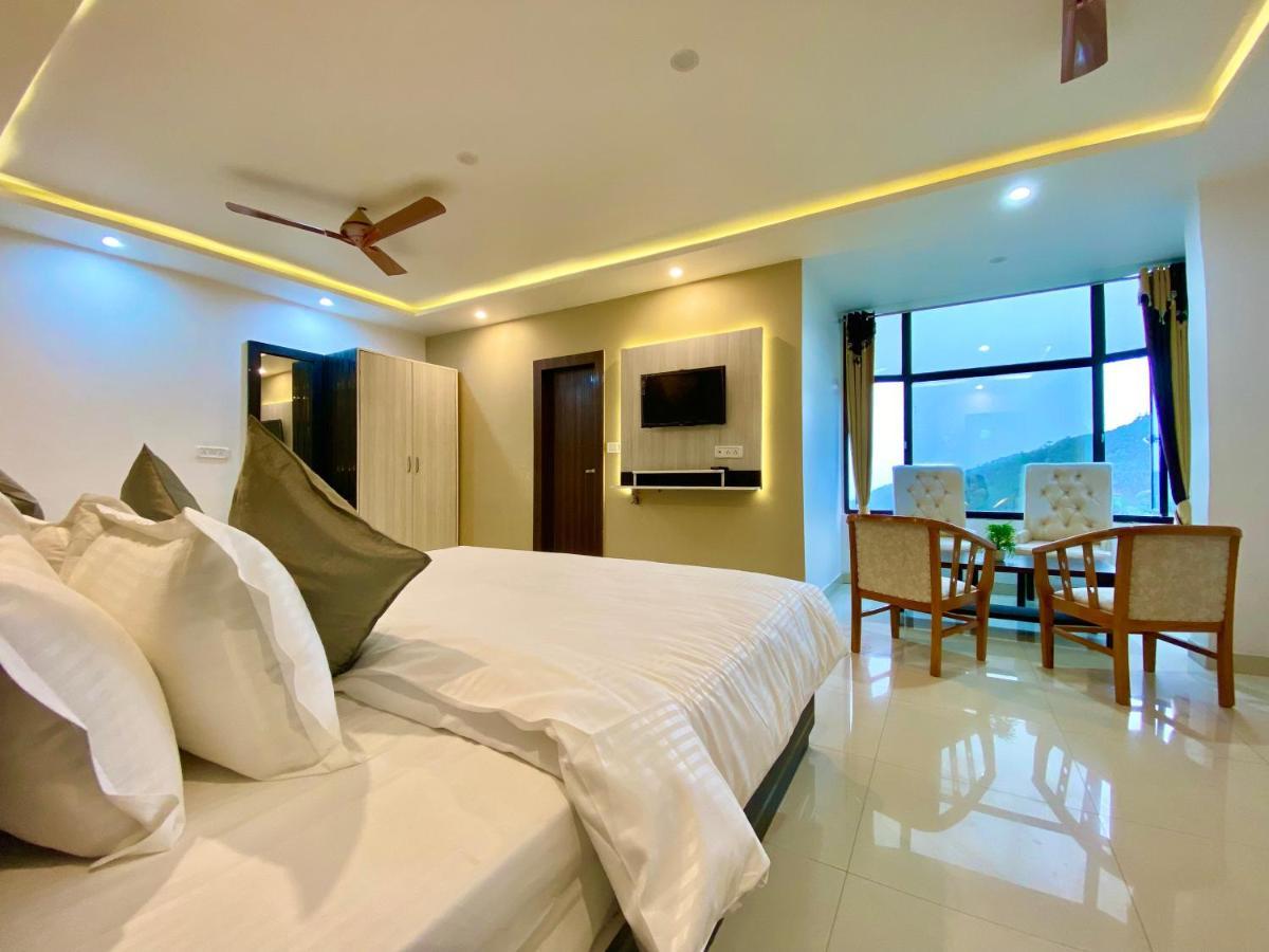 Hotel Kavita Palace Lansdowne Bagian luar foto