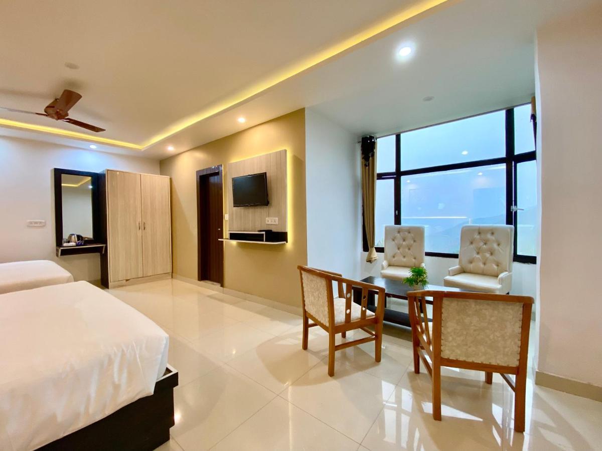Hotel Kavita Palace Lansdowne Bagian luar foto