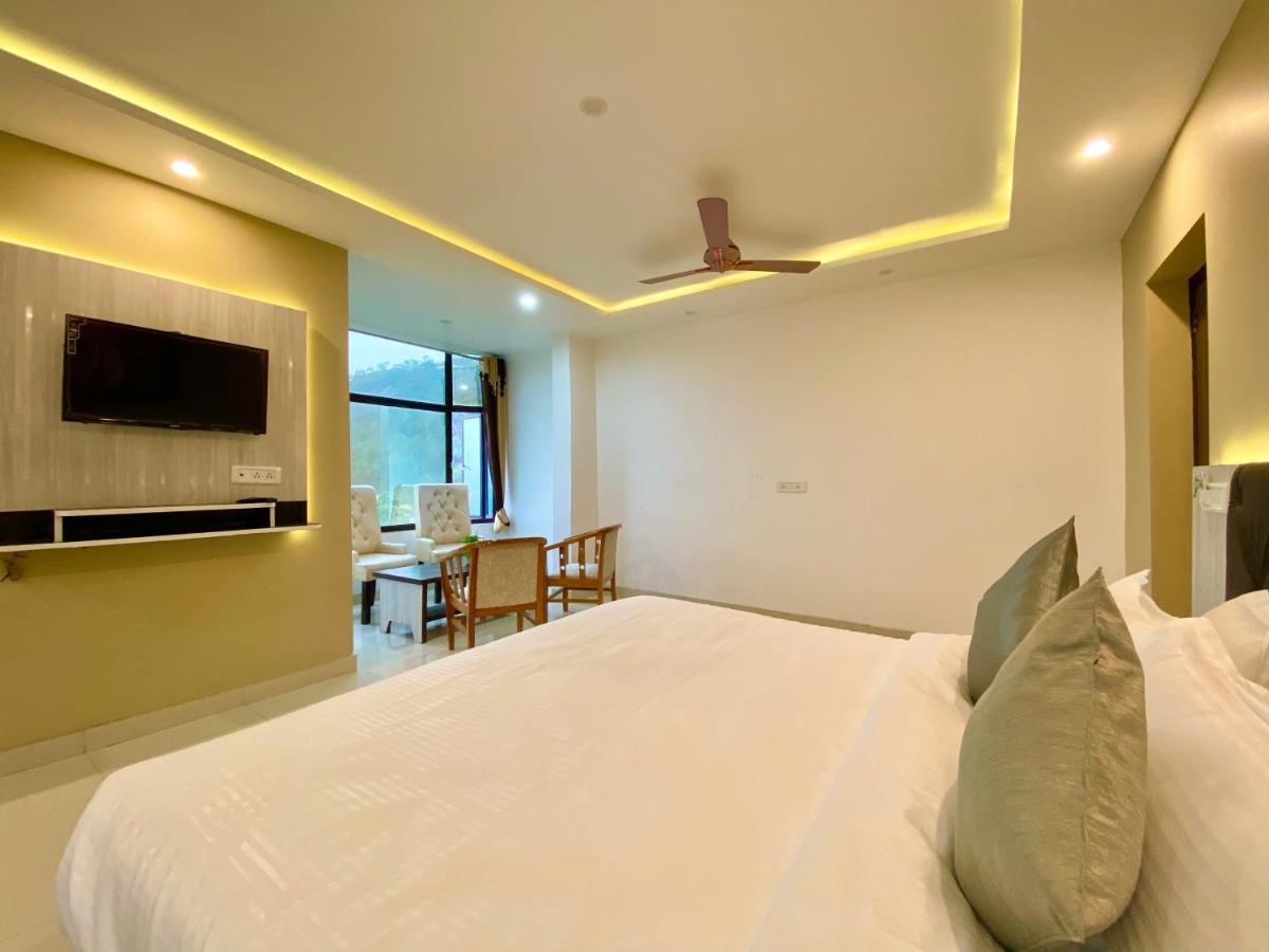 Hotel Kavita Palace Lansdowne Bagian luar foto