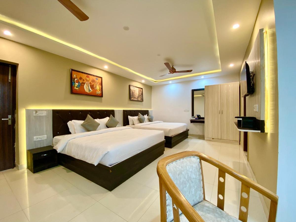 Hotel Kavita Palace Lansdowne Bagian luar foto