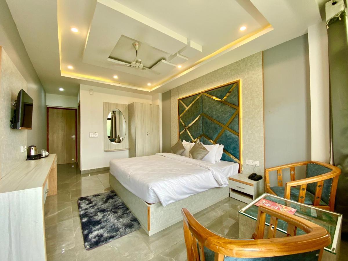 Hotel Kavita Palace Lansdowne Bagian luar foto