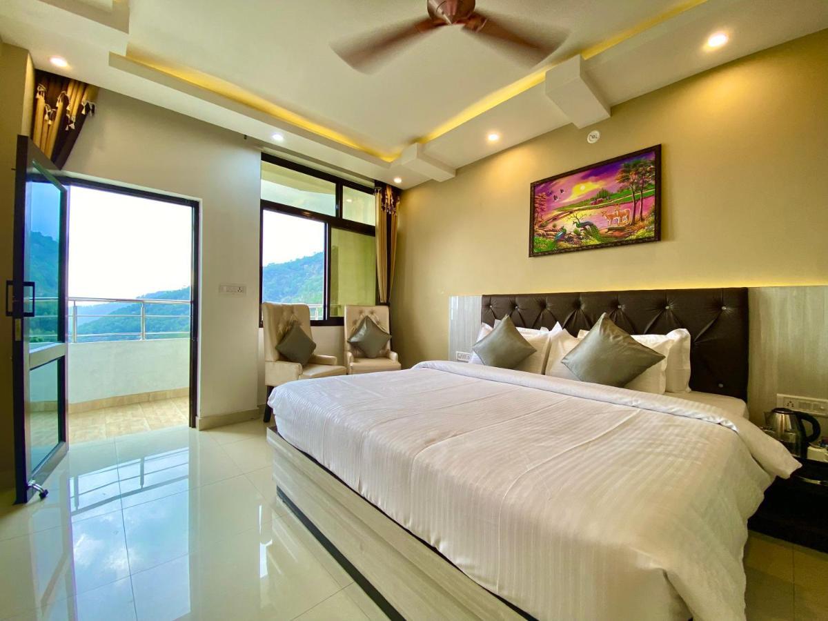 Hotel Kavita Palace Lansdowne Bagian luar foto