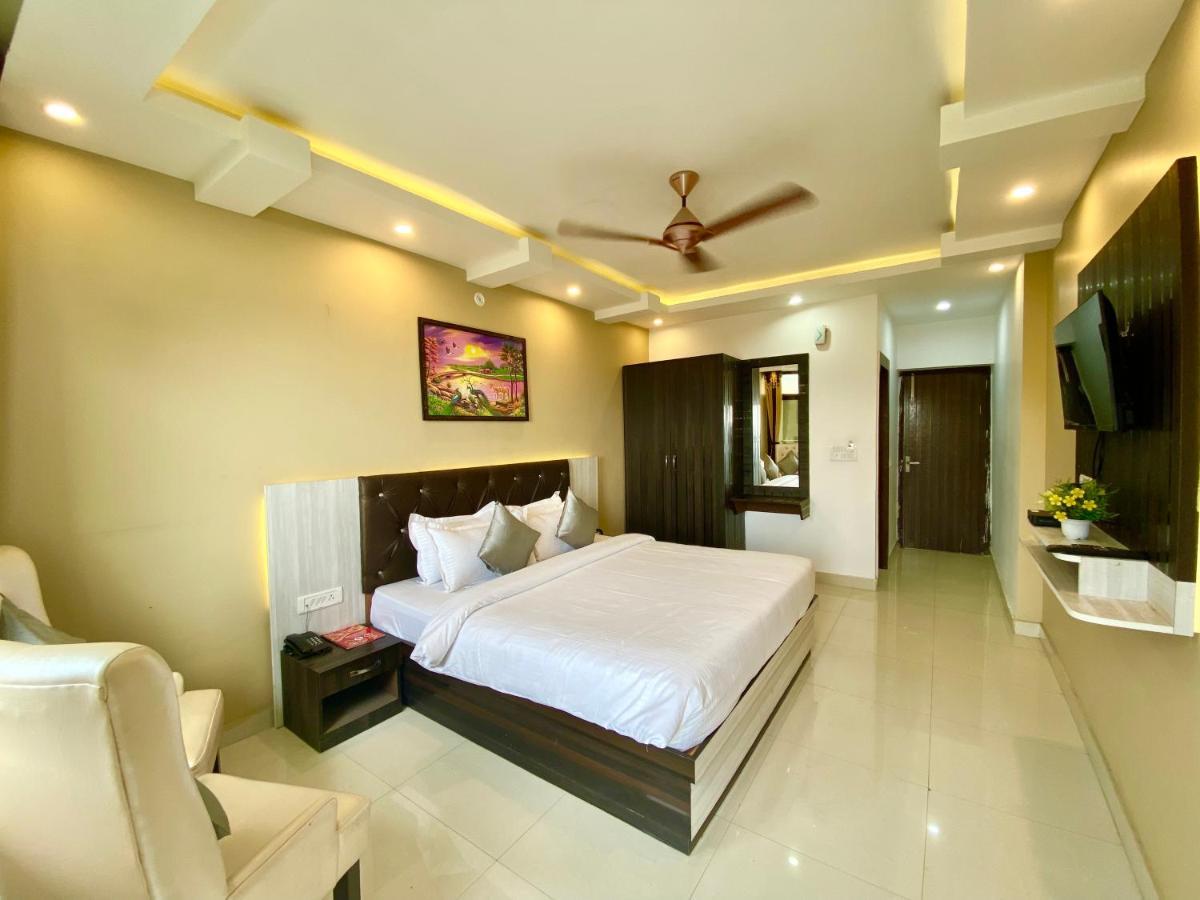 Hotel Kavita Palace Lansdowne Bagian luar foto