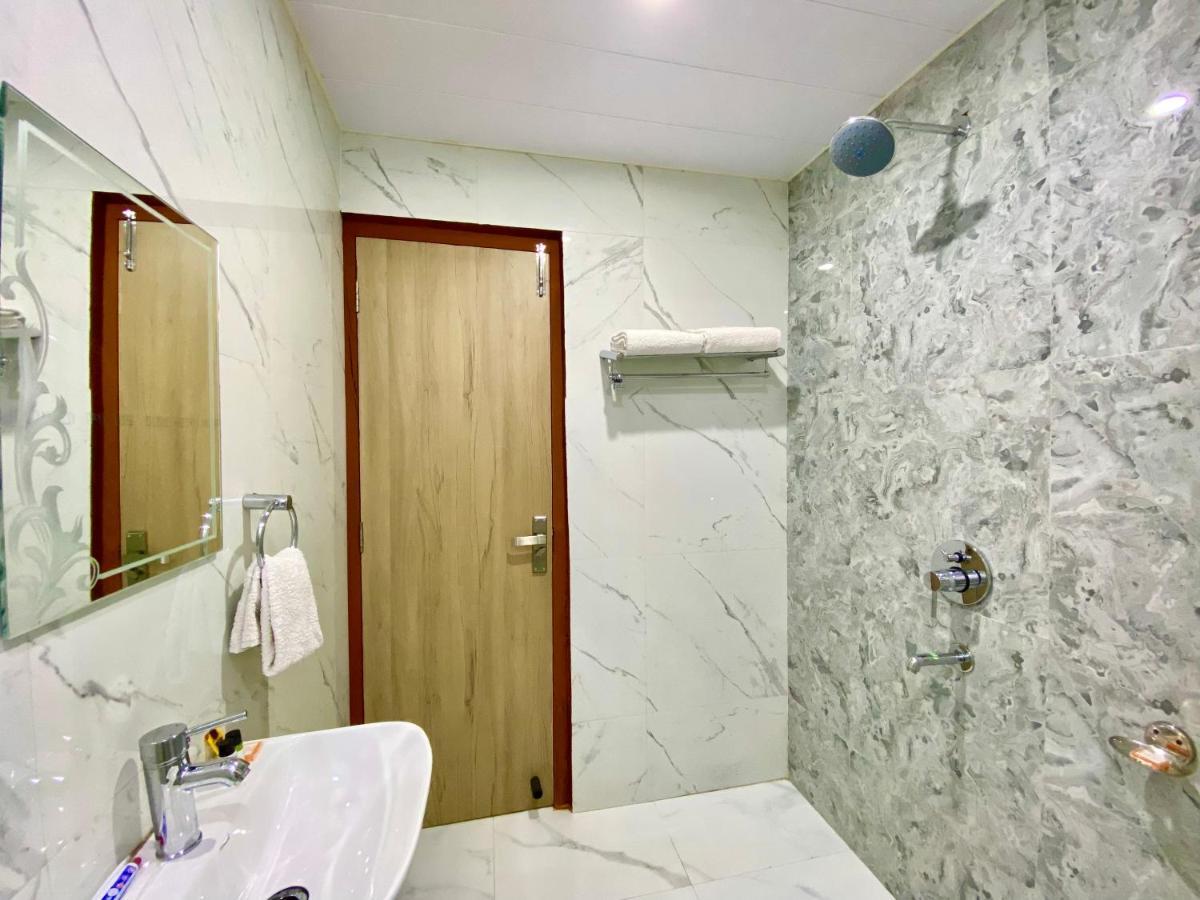 Hotel Kavita Palace Lansdowne Bagian luar foto